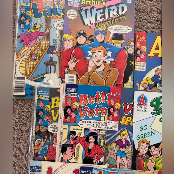 VINTAGE Archie Digest Comic Books - Picture 3 of 5